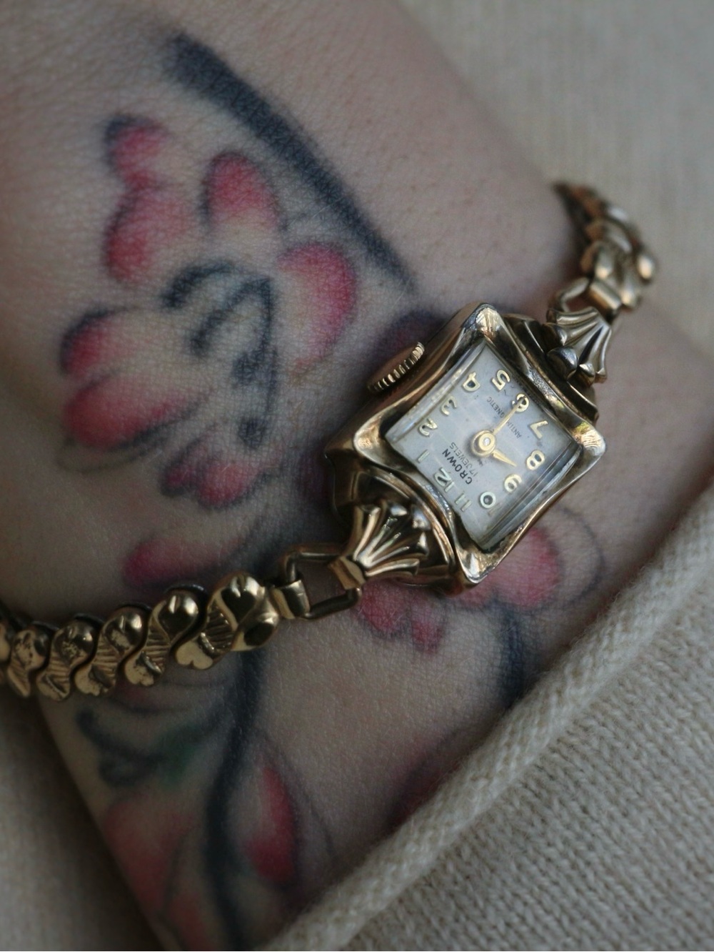 1940-50's Crown 17 Jewels Ladies Dress Watch